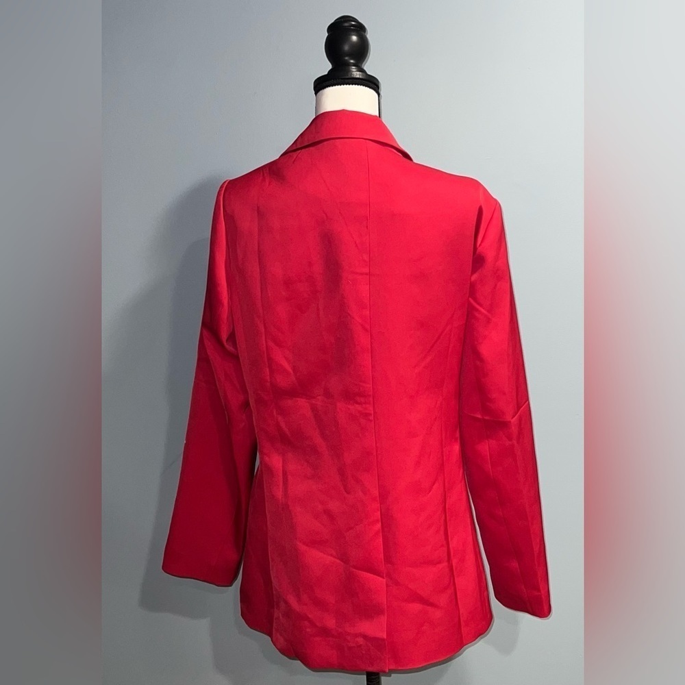 Pretty garden- Red coat - Picture 4 of 8